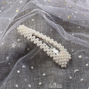 Woman elegant geometric pearl hairpins and hair clips