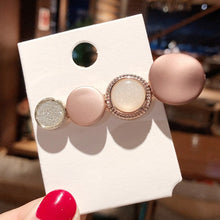 Load image into Gallery viewer, Hand made pearl Hair Clip